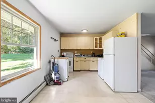 77 Junewood Dr, Levittown, PA 19055 - Photo 8