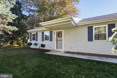 146 Commonwealth Drive, Newtown, PA 18940 - Photo 2