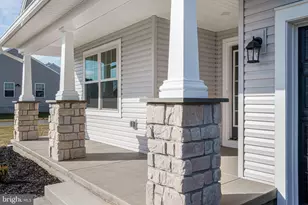 304 Amberleigh Ln, Shippensburg, PA 17257 - Photo 6