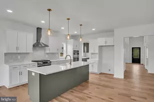 2034 N Fall Harvest Dr, Mechanicsburg, PA 17055 - Photo 4