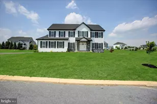 6 Suebecca Dr, Carlisle, PA 17013 - Photo 2