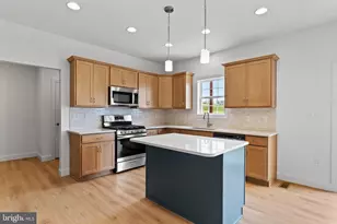 537 Coral Bells Dr, Mechanicsburg, PA 17055 - Photo 4