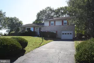 40 Moongale Dr, Carlisle, PA 17013 - Photo 2