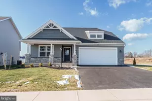 806 Greenwich Ln, Shippensburg, PA 17257 - Photo 2