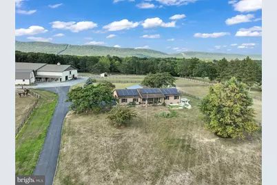 211 W Middlesex Drive, Carlisle, PA 17013 - Photo 2