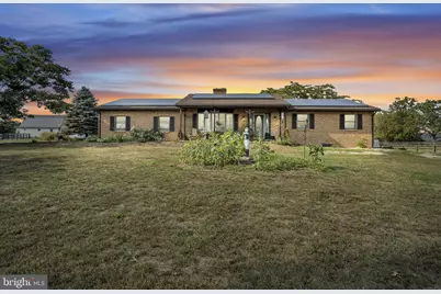 211 W Middlesex Drive, Carlisle, PA 17013 - Photo 2