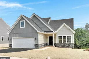 8 Lantern Ct, Carlisle, PA 17013 - Photo 2