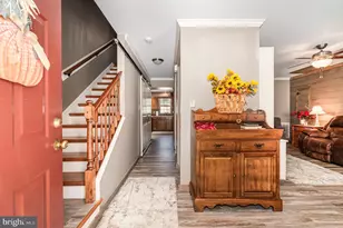 401 Stonehedge Ln, Mechanicsburg, PA 17055 - Photo 4