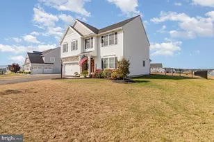 204 Highland Terrace Way, Boiling Springs, PA 17007 - Photo 2