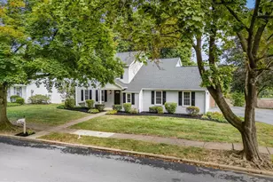 5221 Meadowbrook Dr, Mechanicsburg, PA 17050 - Photo 4