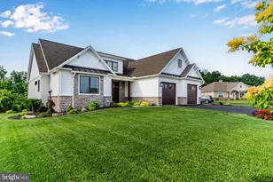 1011 Stonehill Ln, Carlisle, PA 17015 - Photo 4