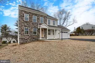 144 Cricket Ln, Camp Hill, PA 17011 - Photo 2