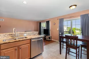 471 Nursery Dr N, Mechanicsburg, PA 17055 - Photo 12