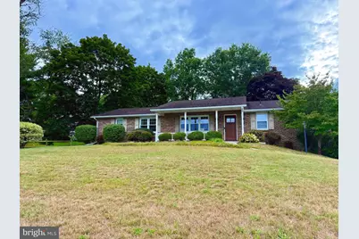 240 Harvest Drive, Carlisle, PA 17013 - Photo 2