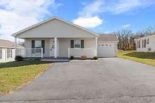 22 Burke Dr, Shippensburg, PA 17257 - Photo 2