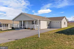 22 Burke Dr, Shippensburg, PA 17257 - Photo 4