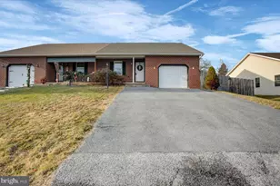 18 Larch Dr, Shippensburg, PA 17257 - Photo 2