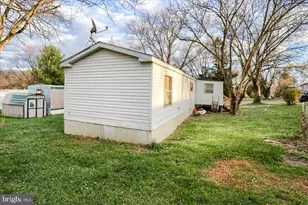 21 Walnut Ln, Carlisle, PA 17015 - Photo 6