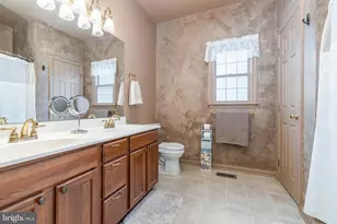 911 Magnolia Dr, Enola, PA 17025 - Photo 14