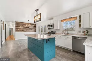 208 Ridge Hill Rd, Mechanicsburg, PA 17050 - Photo 2