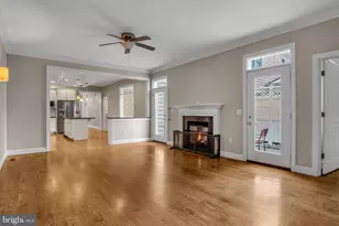 6 Jamestown Square, Mechanicsburg, PA 17050 - Photo 2