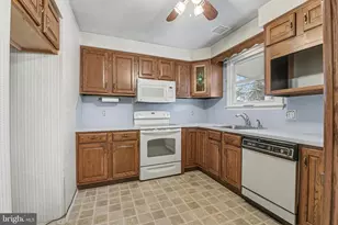 7131 Salem Park Cir, Mechanicsburg, PA 17050 - Photo 12