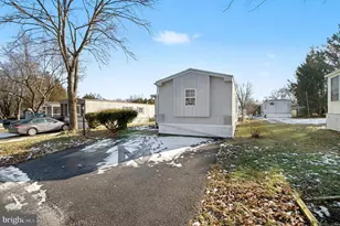 10 Cherry Ln, Carlisle, PA 17015 - Photo 28