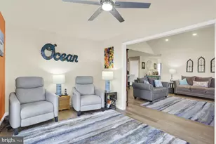 2075 Spring Wood Ln, Mechanicsburg, PA 17055 - Photo 14