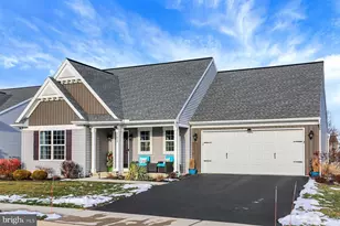 2075 Spring Wood Ln, Mechanicsburg, PA 17055 - Photo 6