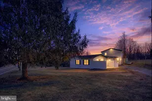 393 Sherwood Dr, Carlisle, PA 17015 - Photo 8