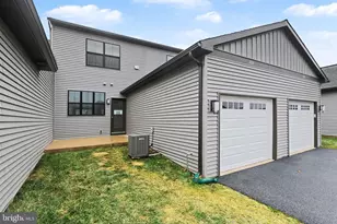 205 Estate Dr, Mechanicsburg, PA 17055 - Photo 4