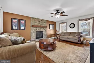 520 Nursery Dr N, Mechanicsburg, PA 17055 - Photo 10