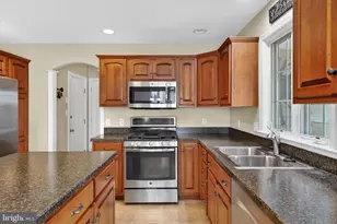 520 Nursery Dr N, Mechanicsburg, PA 17055 - Photo 18