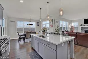 2072 N Autumn Chase Dr, Mechanicsburg, PA 17055 - Photo 6
