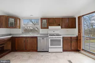 48 Redwood Ln, Carlisle, PA 17015 - Photo 4