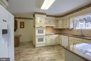 864 Hilltop Rd, Lemoyne, PA 17043 - Photo 12