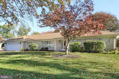 864 Hilltop Road, Lemoyne, PA 17043 - Photo 2