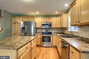 568 Meadowcroft Cir, Mechanicsburg, PA 17055 - Photo 16