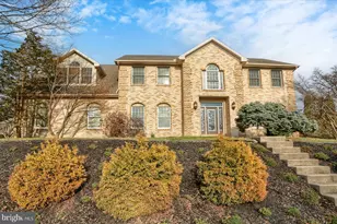 1014 S Waterford Way, Mechanicsburg, PA 17050 - Photo 2