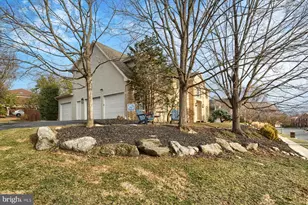 1014 S Waterford Way, Mechanicsburg, PA 17050 - Photo 4