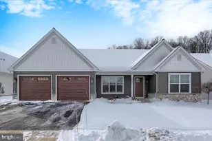 2097 Hill Side Dr, Mechanicsburg, PA 17055 - Photo 2