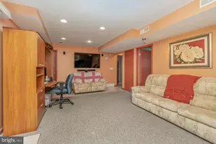 8 Edgewood Dr, Mechanicsburg, PA 17055 - Photo 12