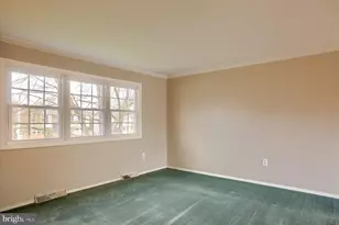 8 Edgewood Dr, Mechanicsburg, PA 17055 - Photo 4