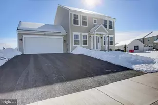 601 Exeter Ln, Shippensburg, PA 17257 - Photo 2