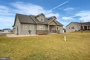 702 Southwood Dr, Shippensburg, PA 17257 - Photo 2