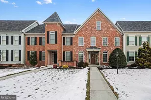 3 Jamestown Square, Mechanicsburg, PA 17050 - Photo 2