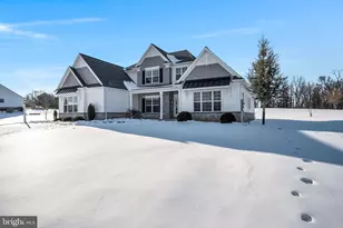 4 Peyton Dr, Carlisle, PA 17015 - Photo 2