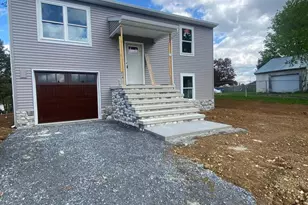 341 D St, Carlisle, PA 17013 - Photo 2