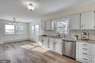 300 Widders Dr, Mechanicsburg, PA 17055 - Photo 10