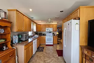 14 Colonial Ct, Shippensburg, PA 17257 - Photo 4